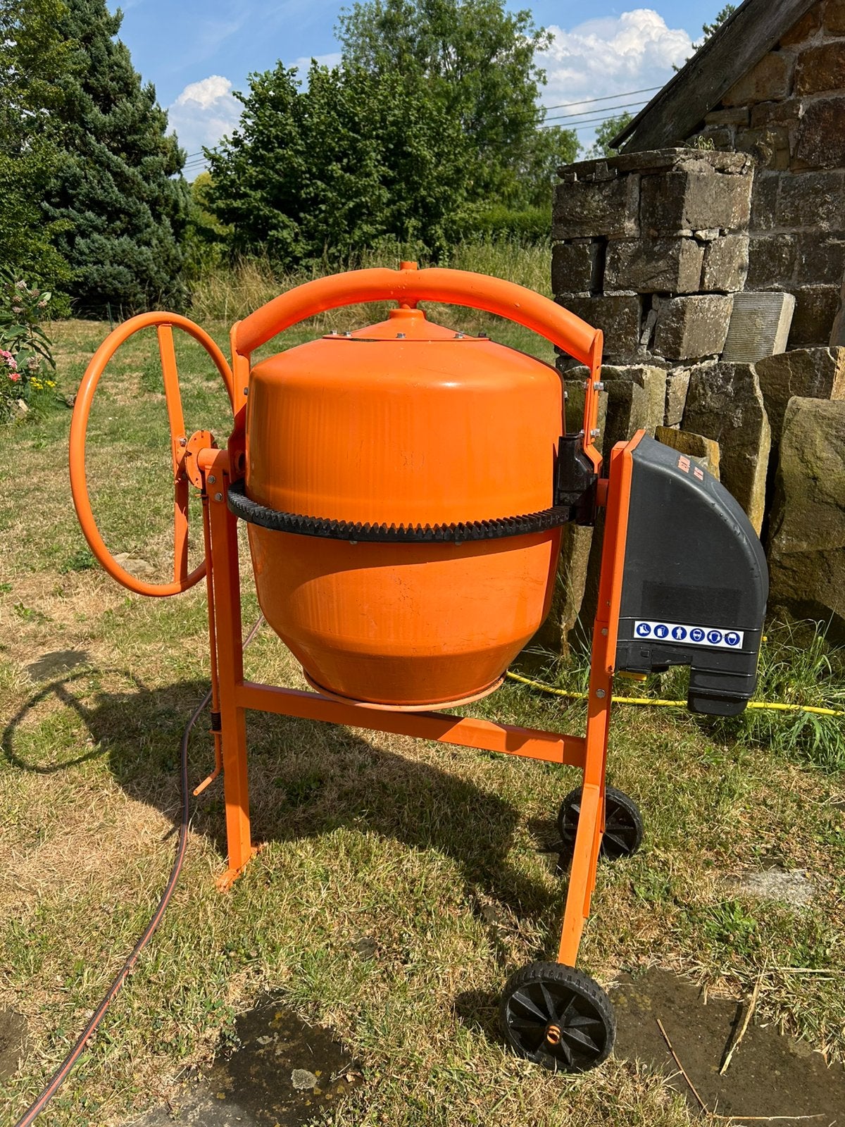 Betonmixer van 160 liter, Ophalen, Zo goed als nieuw