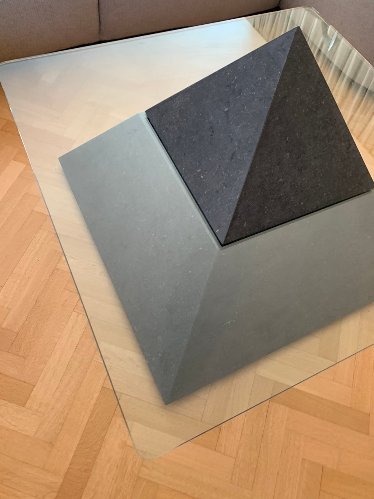 Table basse Pyramide pierre bleue et verre 100x100, Enlèvement, Comme neuf, Verre