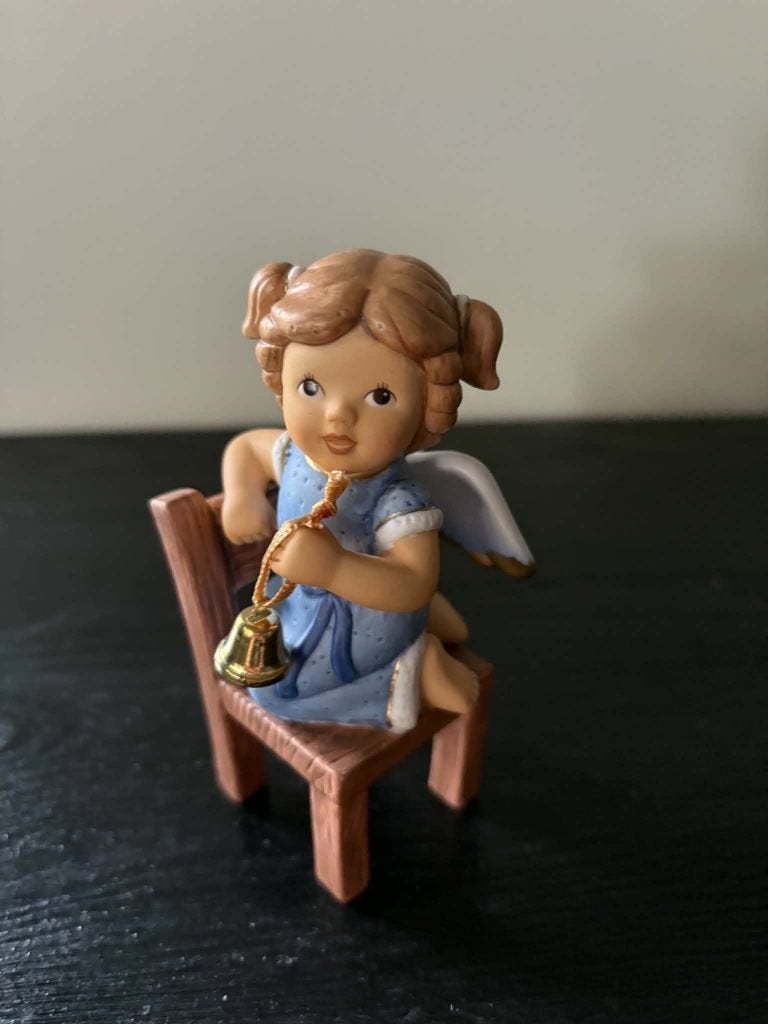 Ange Goebel sur chaise, Enlèvement ou Envoi, Comme neuf