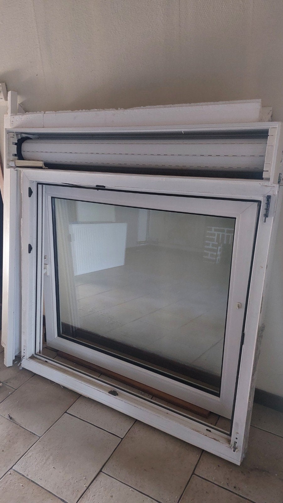 Chassis DV avec store intégré très bon état, Double vitrage, 120 à 160 cm, Fenêtre de façade ou Vitre, Enlèvement