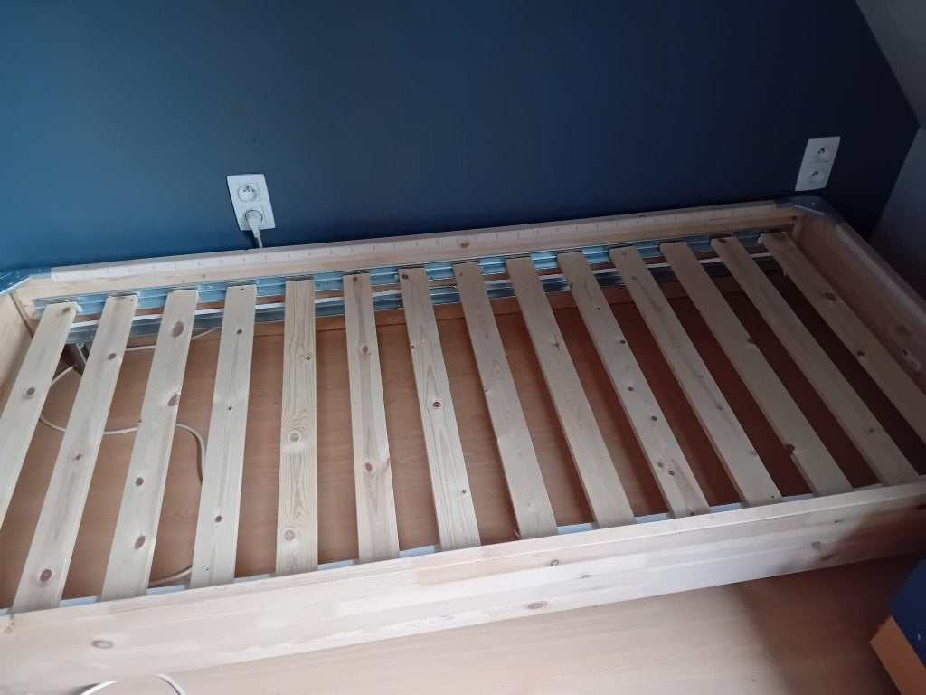 1pzesoonsbed met lattenbodem, Huis en Inrichting, Slaapkamer | Matrassen en Bedbodems, Ophalen, Zo goed als nieuw, Eenpersoons