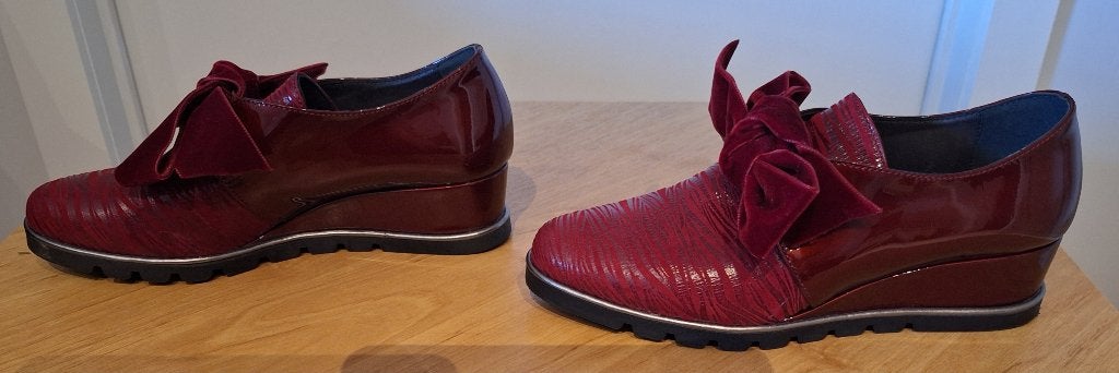 Leren instapper, merk Clair de Lune, maat 37,5,; bordeaux, Instappers, Ophalen of Verzenden, Zo goed als nieuw, Rood