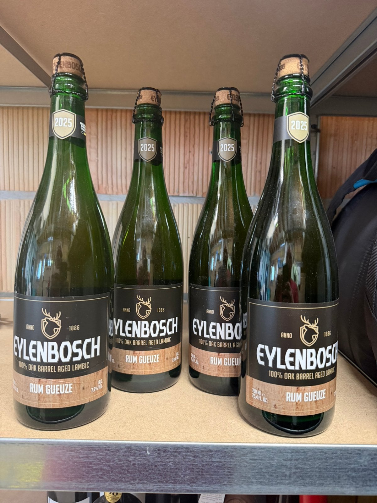 Eylenbosch rum geuze limited, Verzamelen, Biermerken, Ophalen, Zo goed als nieuw