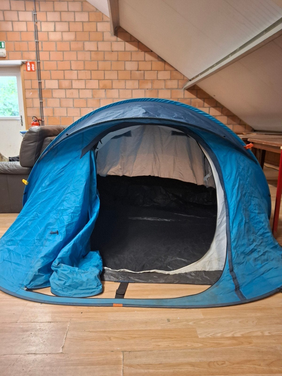Grote Tent Quechua, Ophalen