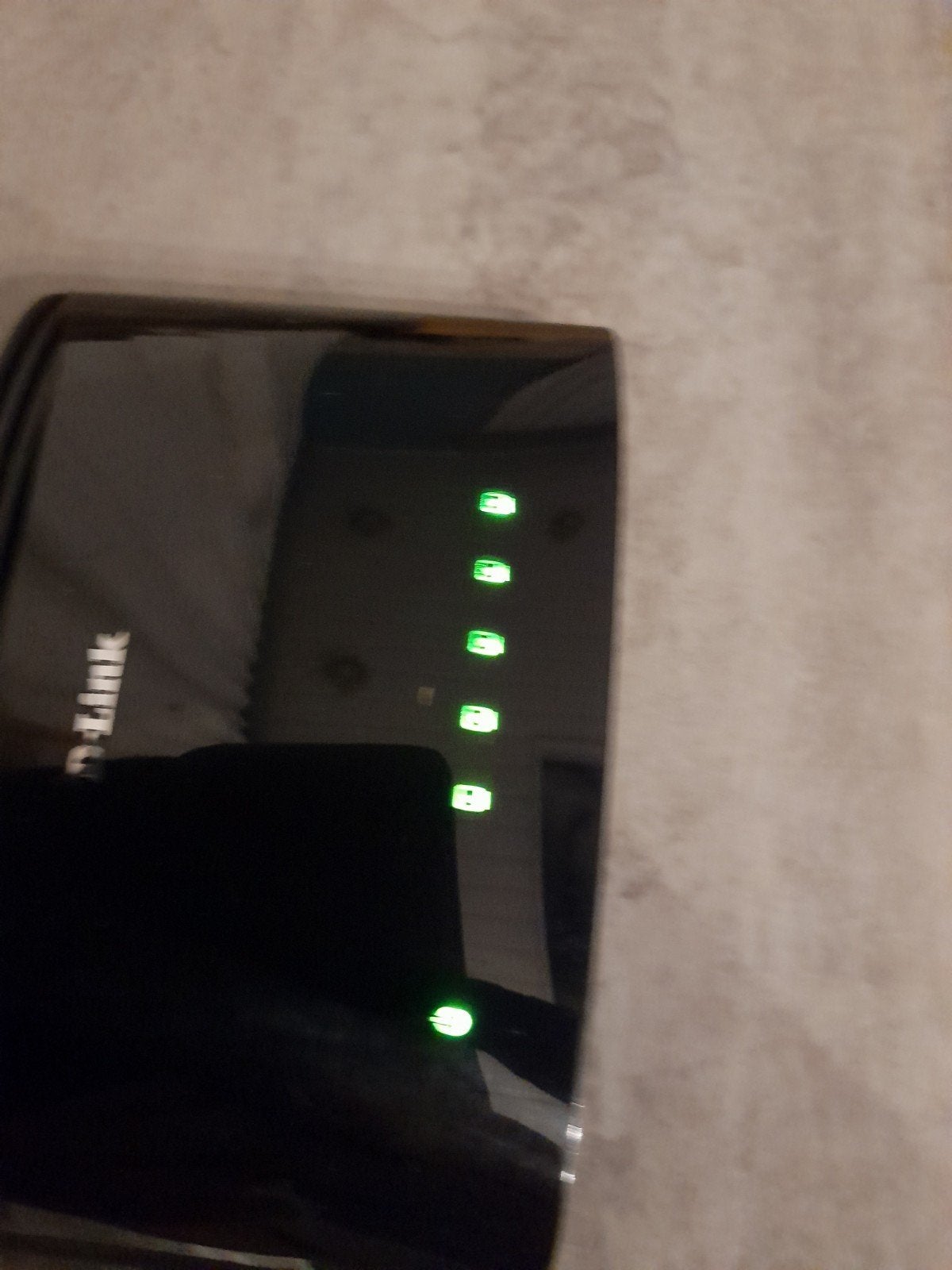 switch D Link DES -1005 D,  5 poorten, Computers en Software, Ophalen of Verzenden, Zo goed als nieuw
