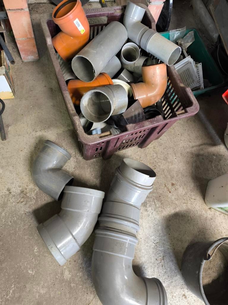 Lot PVC-bochten en hulpstukken te koop., Enlèvement, PVC, Coudes
