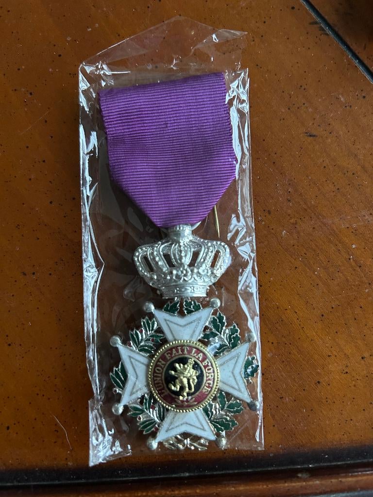 médaille Ordre de Léopold 1er - chevalier, Enlèvement