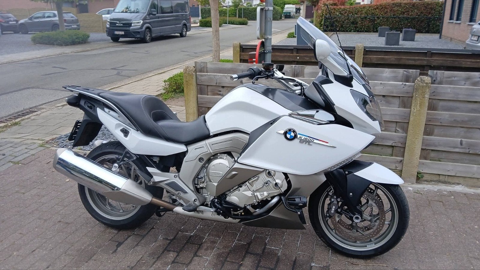 Bmw K1600 Brutal 6 cylindres en blanc., Motos, 1600 cm³, Tourisme, Occasion, Particulier
