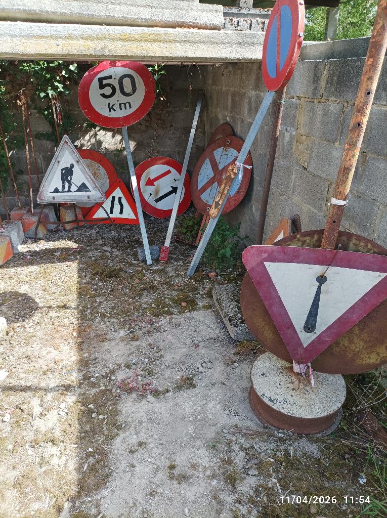 PANNEAUX DE SIGNALISATION, LAMPES ET BARRIERES, Enlèvement