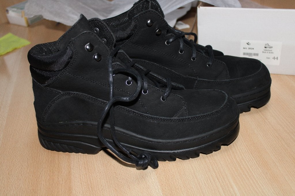 Chaussure de marche robuste marque Arwy. Entièrement nouveau, Neuf, Arwy, Bottes, Enlèvement ou Envoi