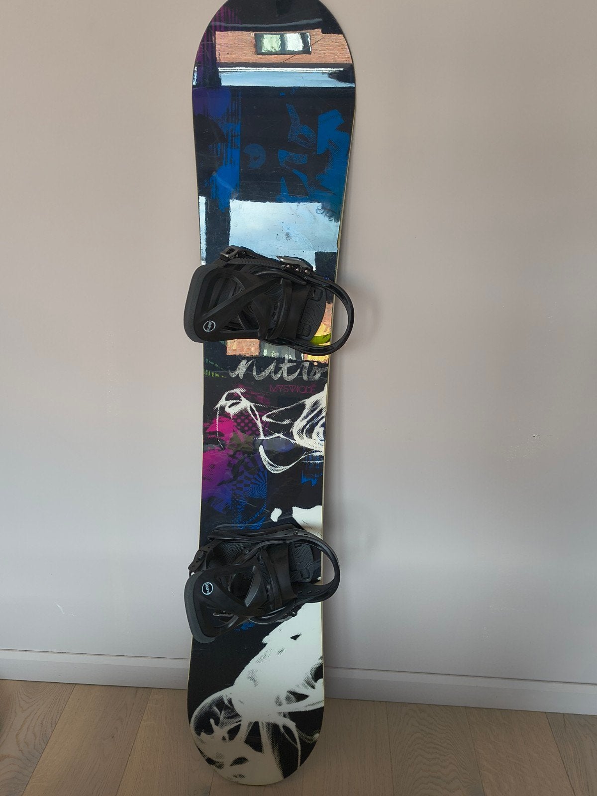 Complete Dames Snowboardset: Nitro Mystique 150 cm + Burton, Sports & Fitness, Snowboard, Enlèvement, Planche