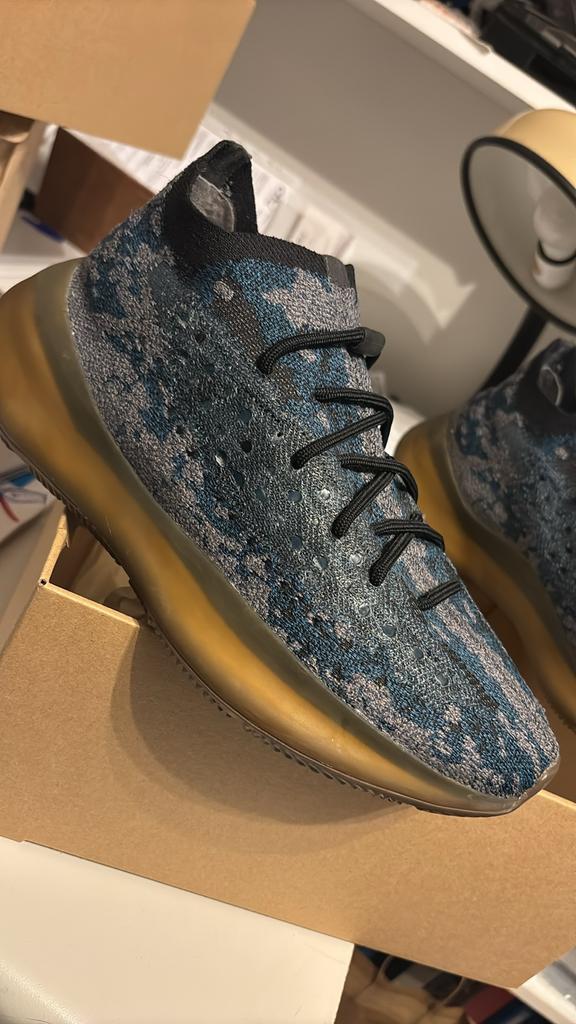 Yeezy Boost 380 Covellite (43.5), Enlèvement ou Envoi, Neuf