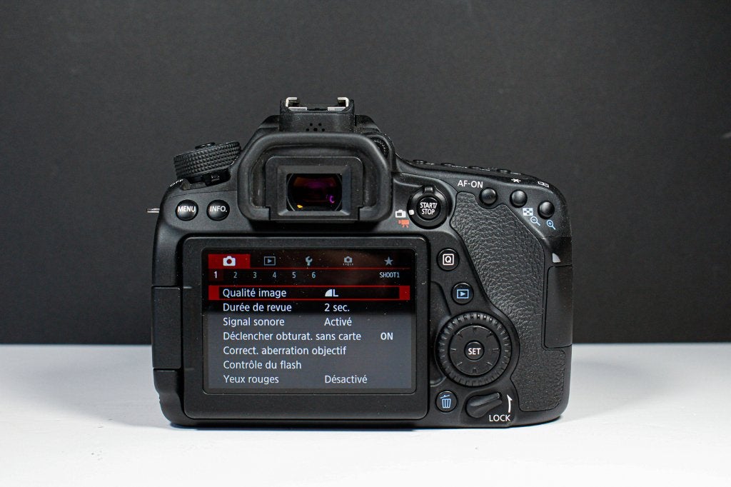 canon 80D 2300 clicks comme neuf, Ophalen, Accu, Spiegelreflex, Canon