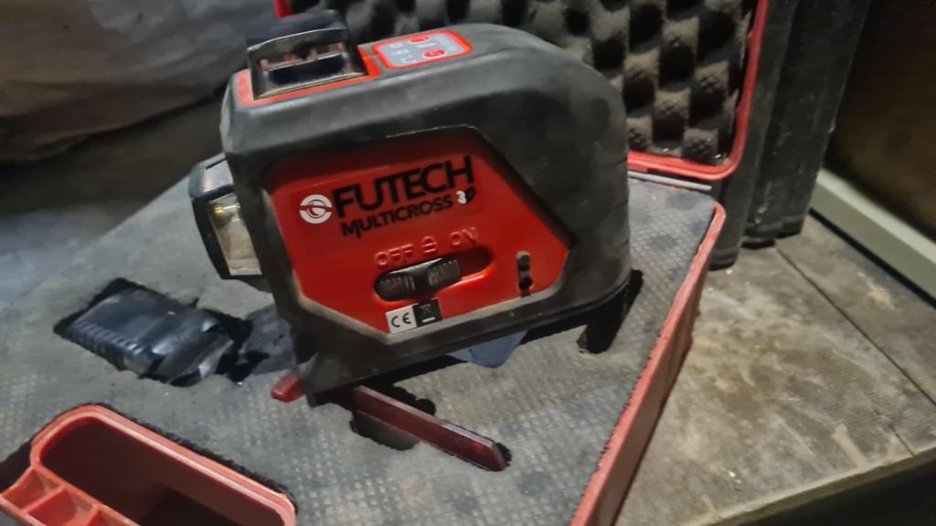 Laser multicross Futec 120€, Bricolage & Construction, Enlèvement