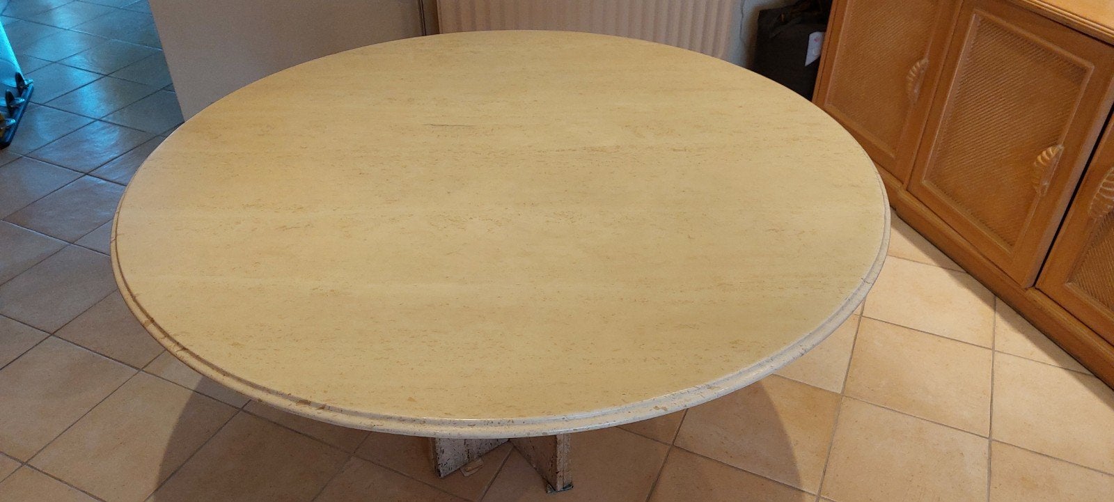 Table ronde de diamètre 130 en PIERRE NATURELLE TRAVERTIN, Maison & Meubles, Enlèvement, Comme neuf, Rond, Autres matériaux