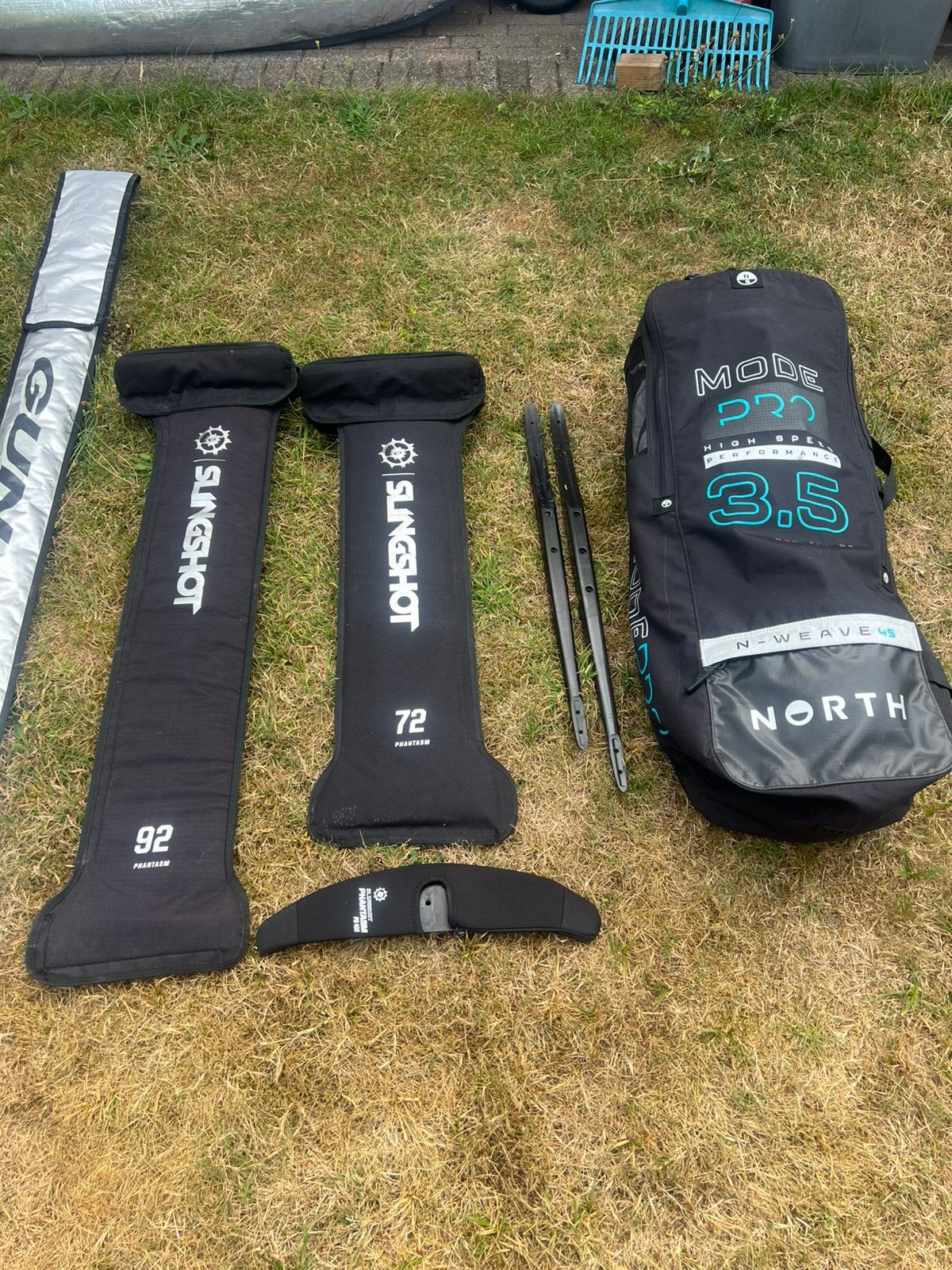Slingshot north wind en wingfoil materiaal, Enlèvement, Utilisé