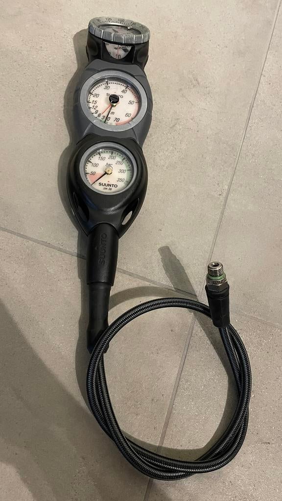 Console Suunto CB3, Sports nautiques & Bateaux, Plongée, Enlèvement ou Envoi, Utilisé, Autres types