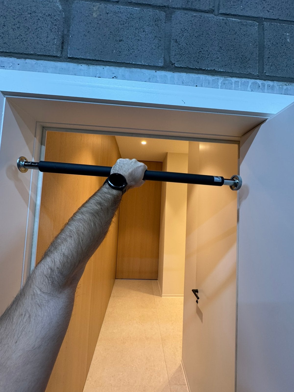 Domyos verstelbare optrekstang voor deurpost, Sport en Fitness, Ophalen, Zo goed als nieuw, Oprekstang