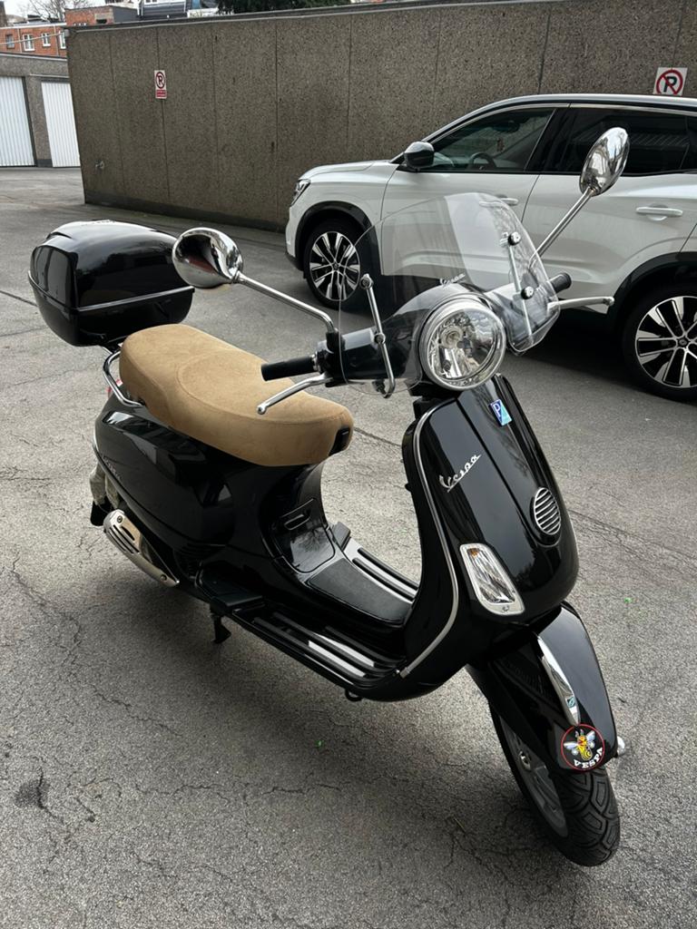 Vespa lx 125 noir avec top case et pare brise, 125 cm³, Classe B (45 km/h), Enlèvement, Utilisé