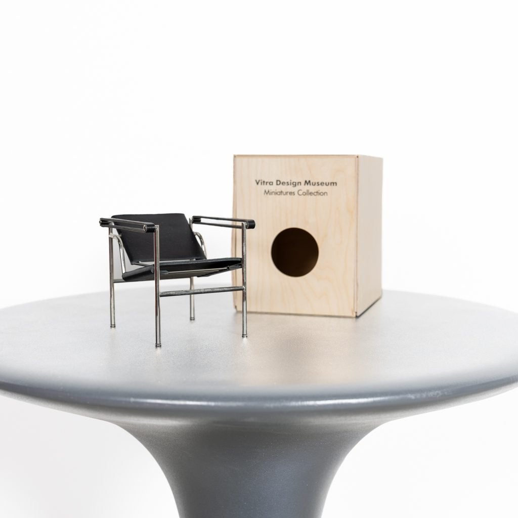 1x Vitra/Cassina Miniatuur LC1 Fauteuil Zwart Leer, Niet ingevuld, Niet ingevuld, Comme neuf, Noir