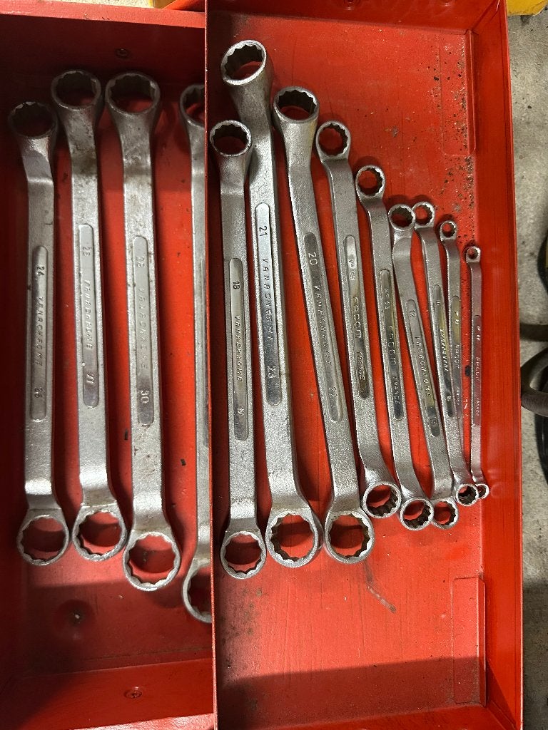 BONJOUR VEND COFFRE FACOM AVEC CLEFS, Ophalen, Motorkap