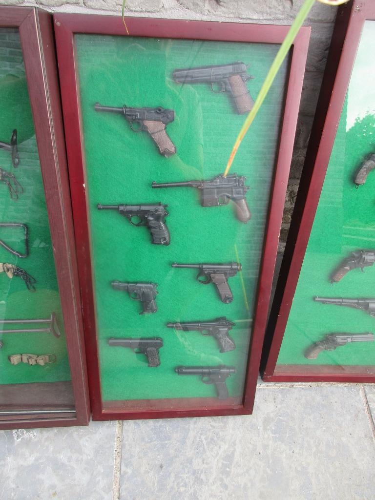 kader met 9 miniatuurpistolen, Ophalen of Verzenden