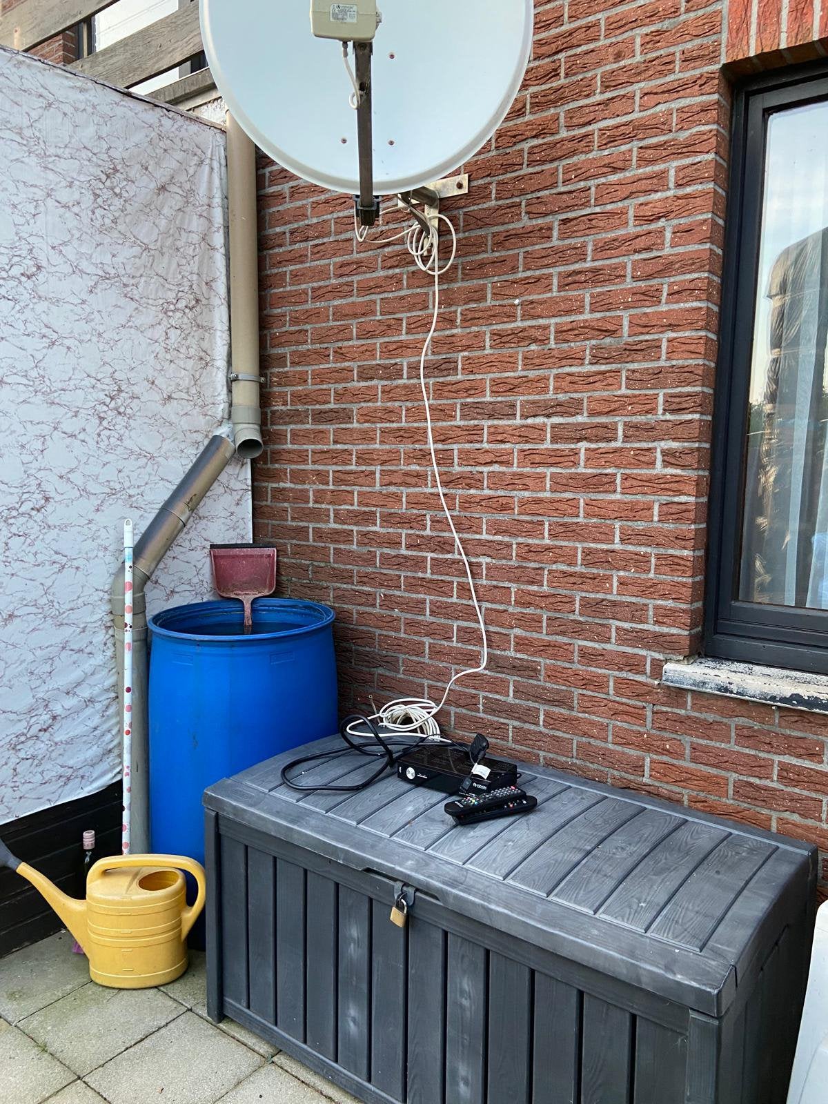 Schotel antenne met bijbehorende ontvanger., Enlèvement, Utilisé