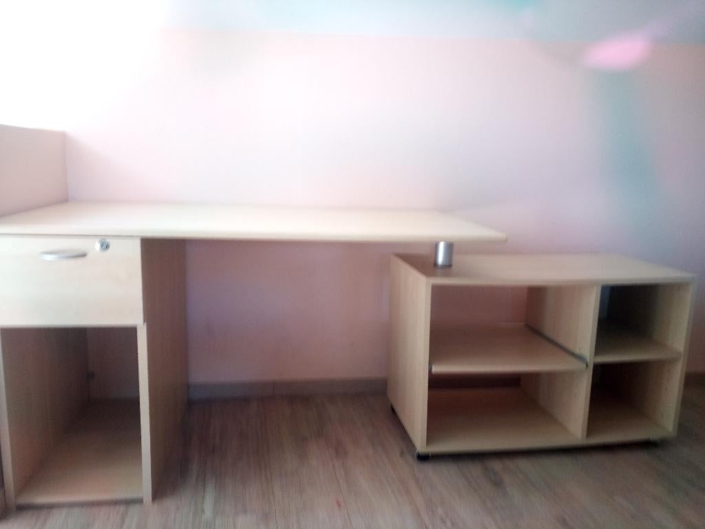 Bureau à donner, Ophalen