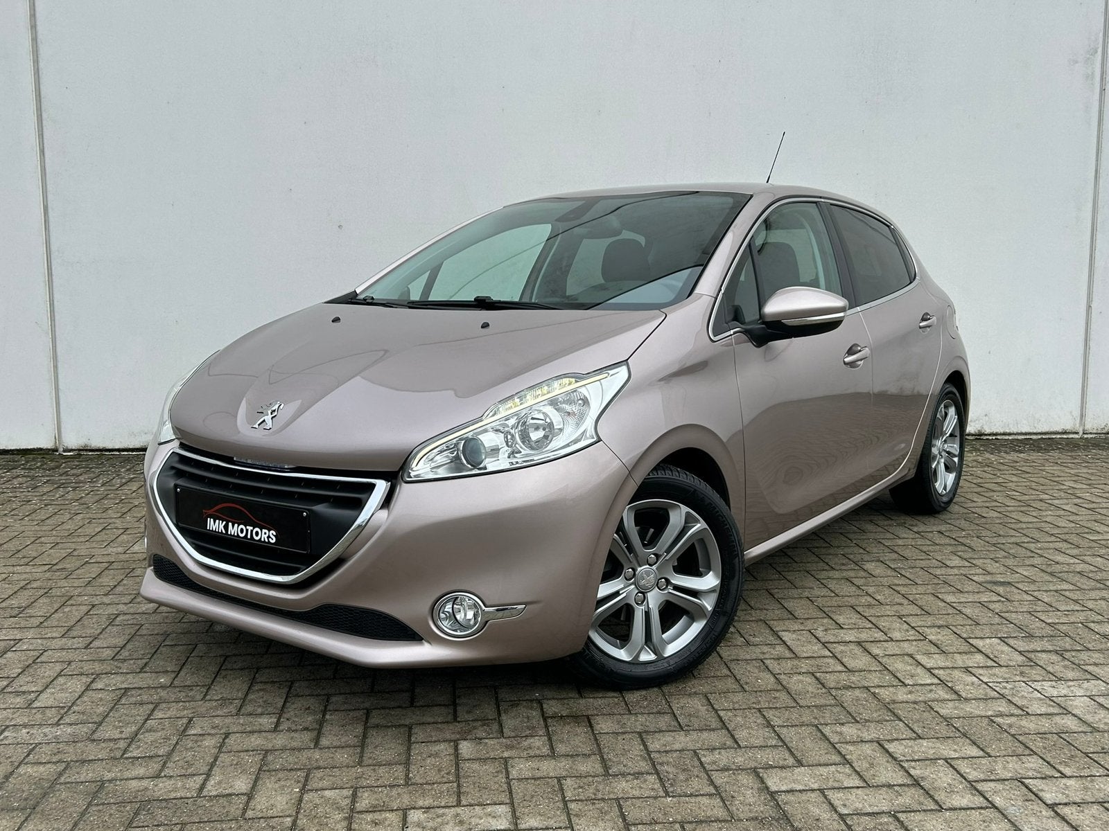 PEUGEOT 208 1.6 BENZINE 2014 EURO 5b (MET GARANTIE), Autos, Peugeot, Euro 5, Achat, Entreprise, https://public.car-pass.be/vhr/8e2ae459-9fac-4f93-ae75-b5bcb770aa53