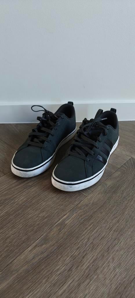 Schoenen Adidas maat 43 1/2, Ophalen of Verzenden, Zo goed als nieuw, Adidas