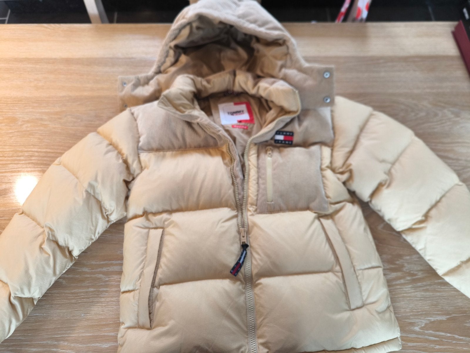 veste the Alaska puffer de Tommy jeans, Vêtements | Femmes, Neuf, Taille 38/40 (M), Beige, Enlèvement