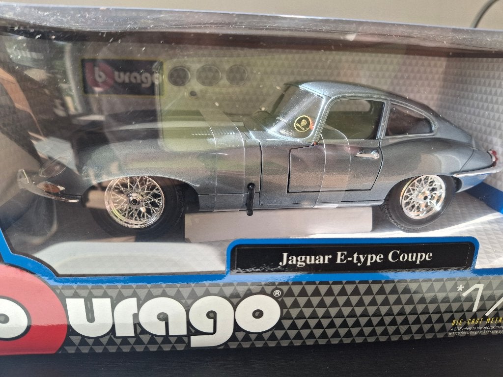 miniatuur auto - Jaguar E-Type Coupé, Hobby & Loisirs créatifs, Voitures miniatures | 1:18, Enlèvement, Neuf, Voiture, Burago