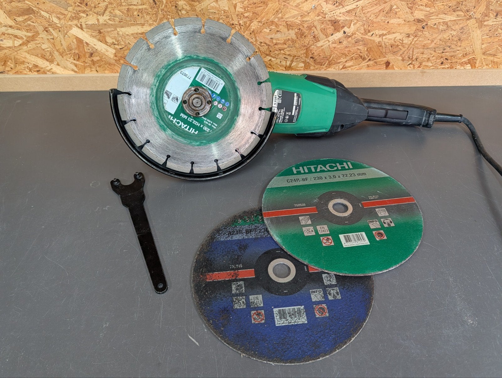 Hitachi G 23ST 2000w haakse slijper, Enlèvement, Utilisé, 1000 watts ou plus, Meuleuse d'angle