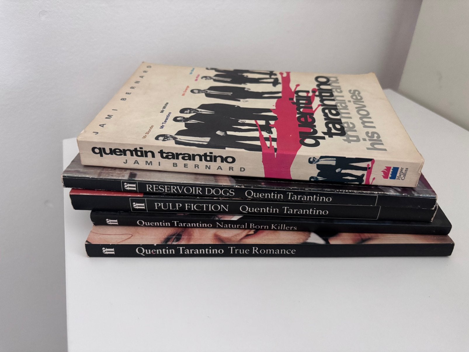 Quentin Tarantino boeken, Ophalen