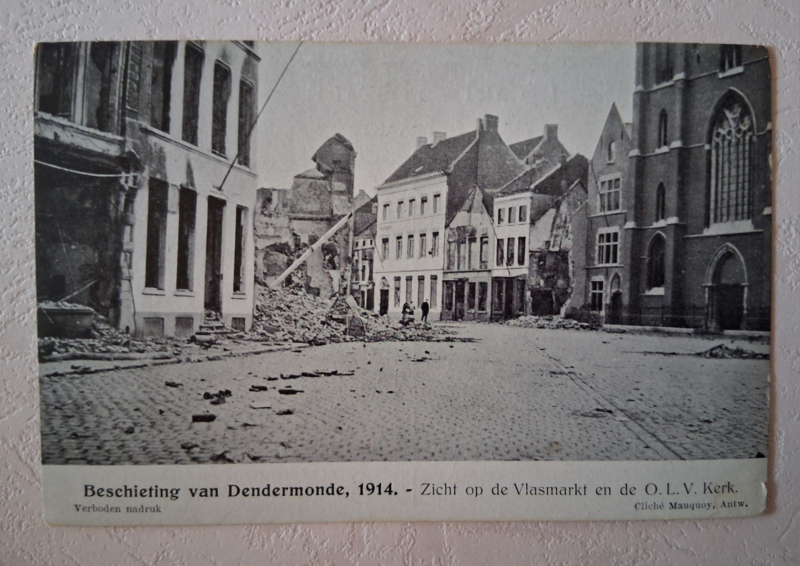 vintage Postkaart ruïnes zicht Vlasmarkt en kerk Dendermonde, Verzamelen, Ophalen of Verzenden