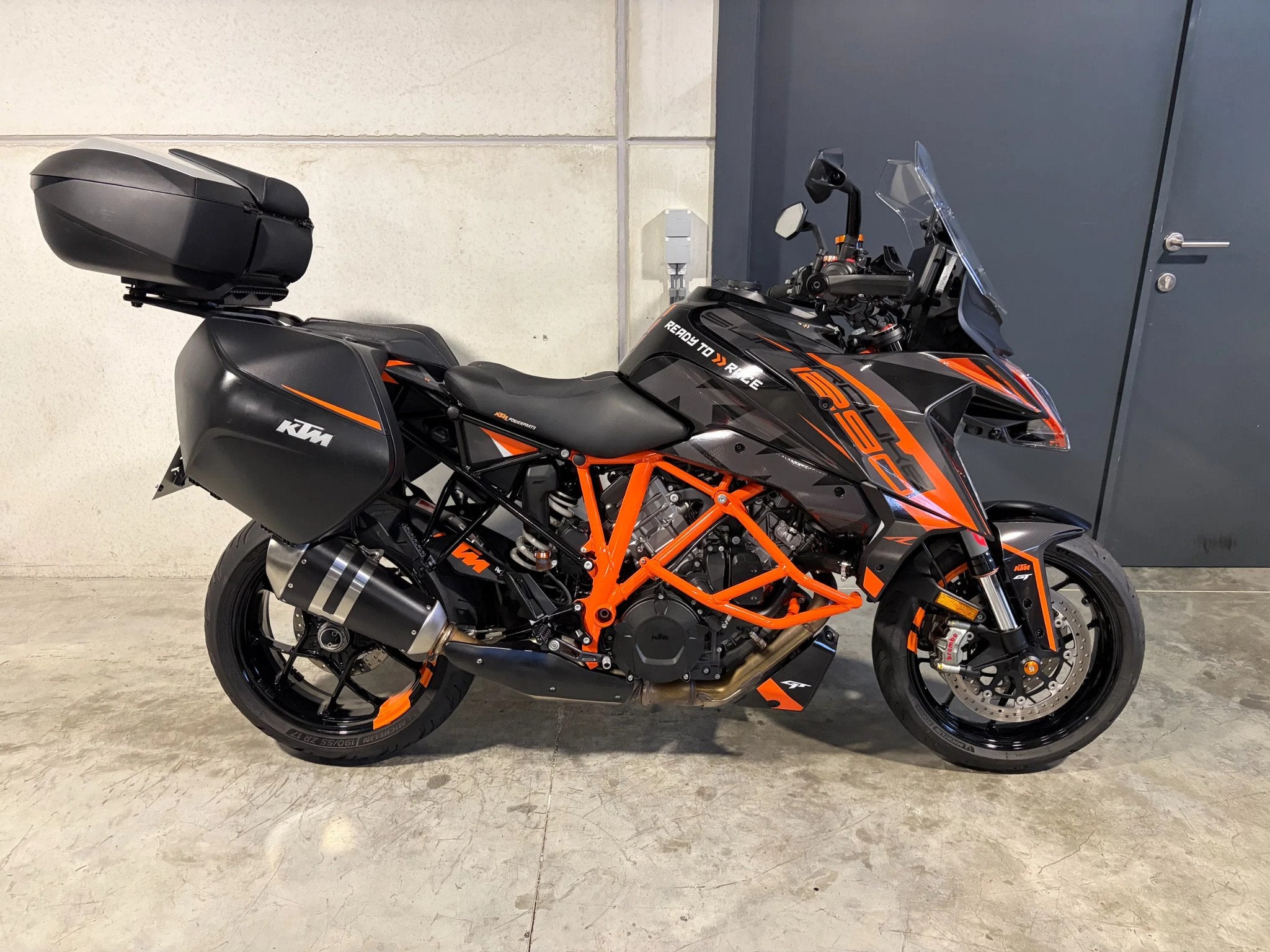 KTM Super Duke 1290 GT met topcase (bj 2021), Motoren, Meer dan 35 kW, Toermotor, 1290 cc, Handgeschakeld