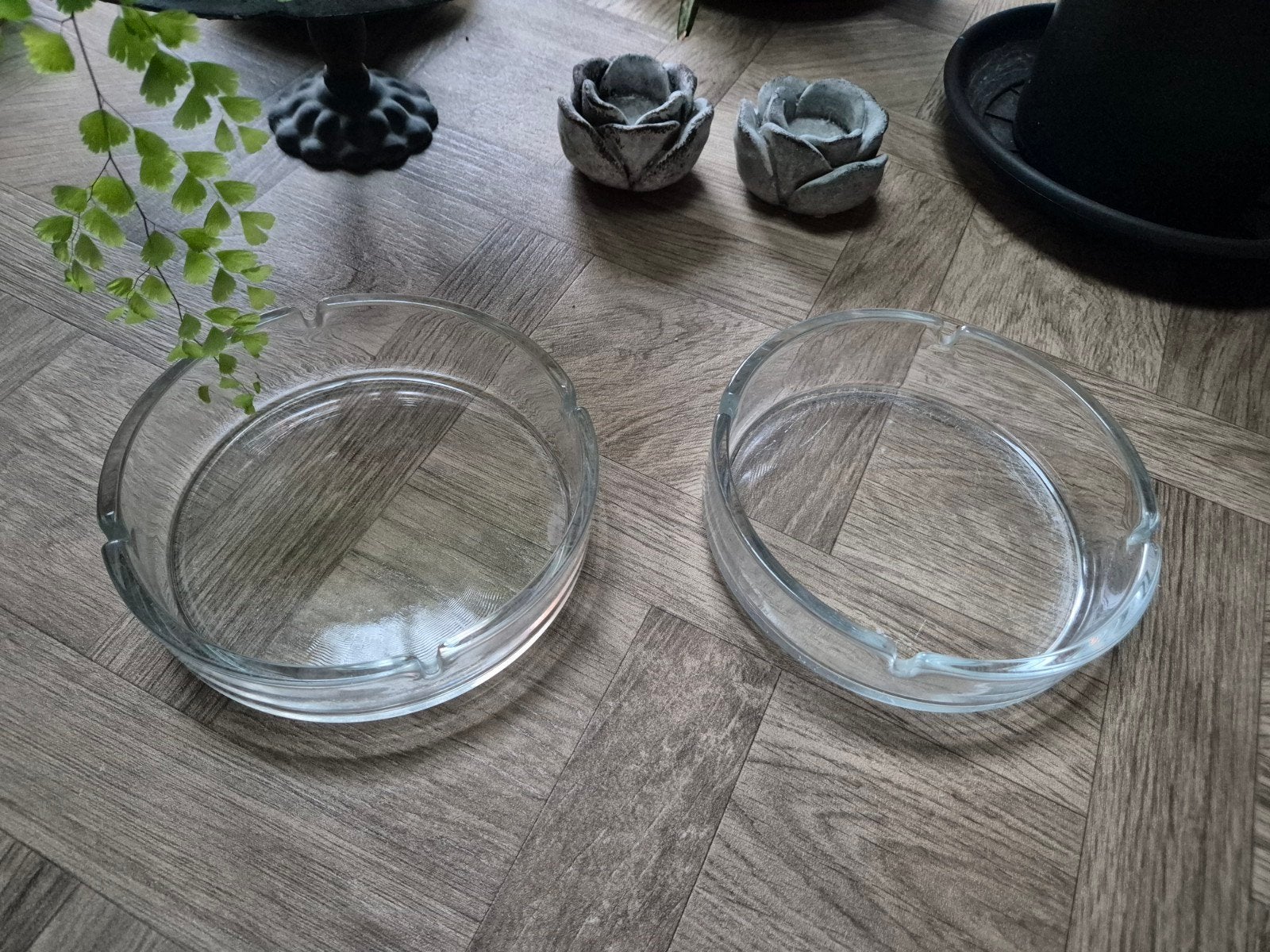 🚬 🚬  2 grote asbakken : 18 cm, Ophalen, Gebruikt, Glas