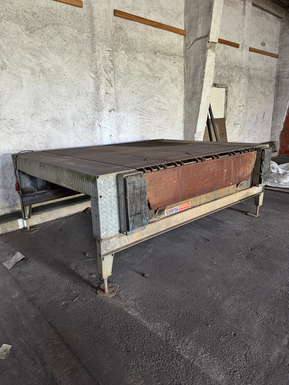 Quai stérile Dockleveller, Enlèvement, Utilisé