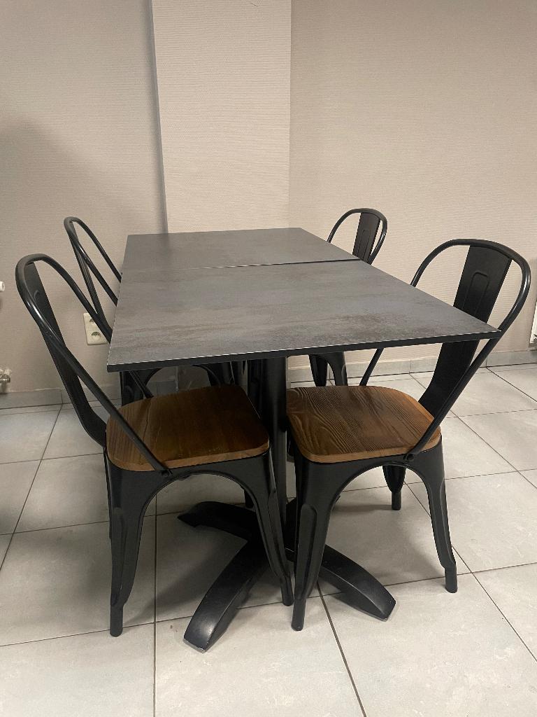 16 Stoelen en 8 tafels, Ophalen, Zo goed als nieuw
