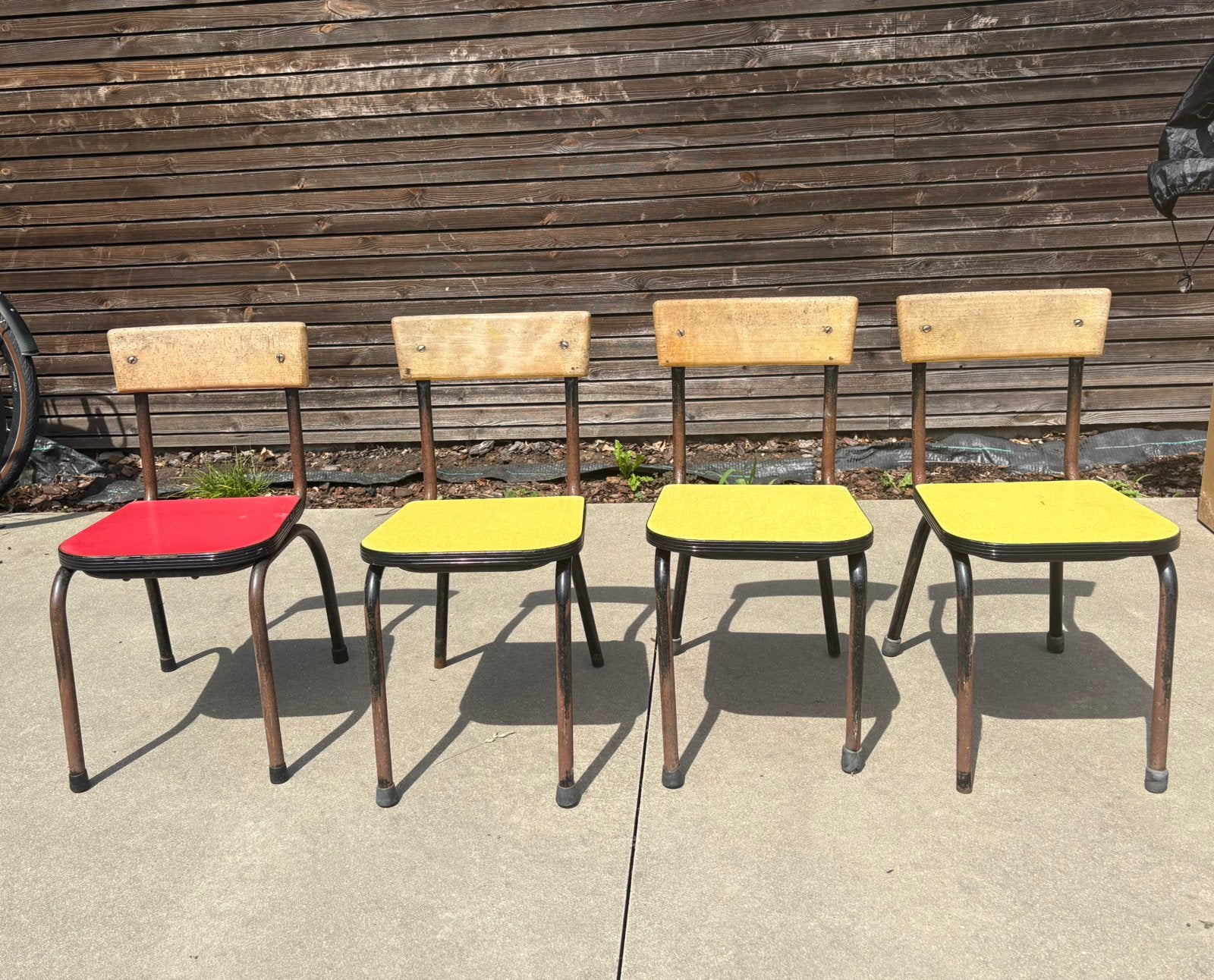 Kinderstoeltjes gekleurd - 60s design - stijl Tubax, Ophalen