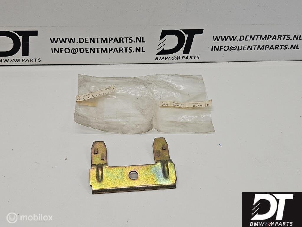 Radio support bracket BMW E30 65111370841, Auto-onderdelen, Nieuw, Ophalen of Verzenden