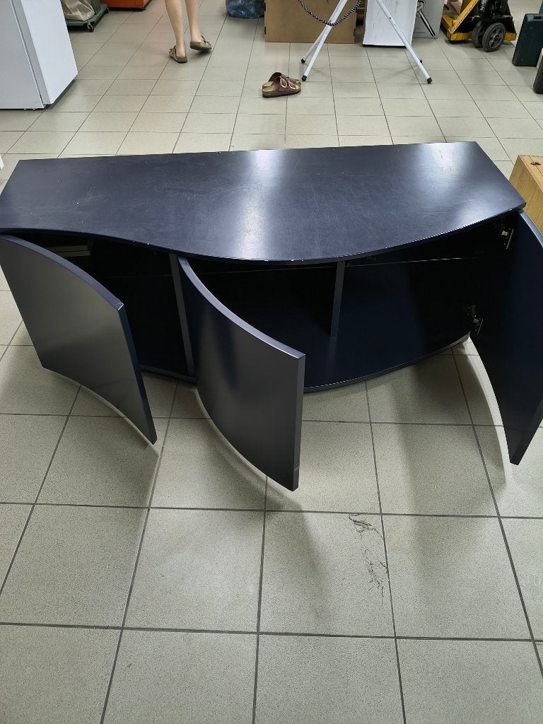 Lage kast in blauw drie deuren, Huis en Inrichting, Ophalen, Gebruikt, 150 tot 200 cm, Minder dan 100 cm