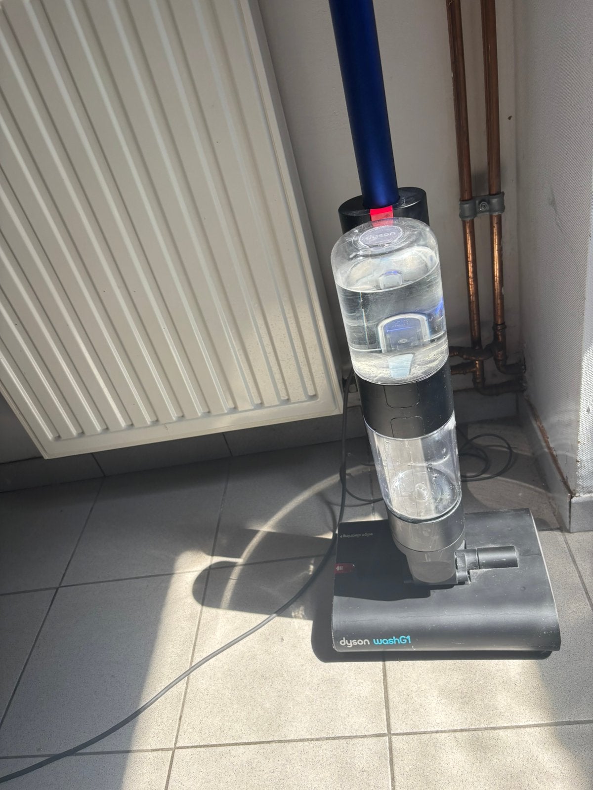 Dyson wash G1, Electroménager, Aspirateurs, Comme neuf, Nettoyeur de sols, Dyson, Station de charge, Enlèvement