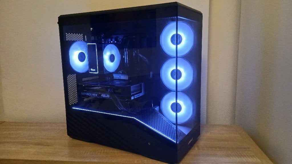 PC Gaming RTX 5060 Ti 8Go / Ryzen 5 5600 windows 11 pro, Games en Spelcomputers, Games | Pc, Ophalen, Nieuw, Virtual Reality, Eén computer