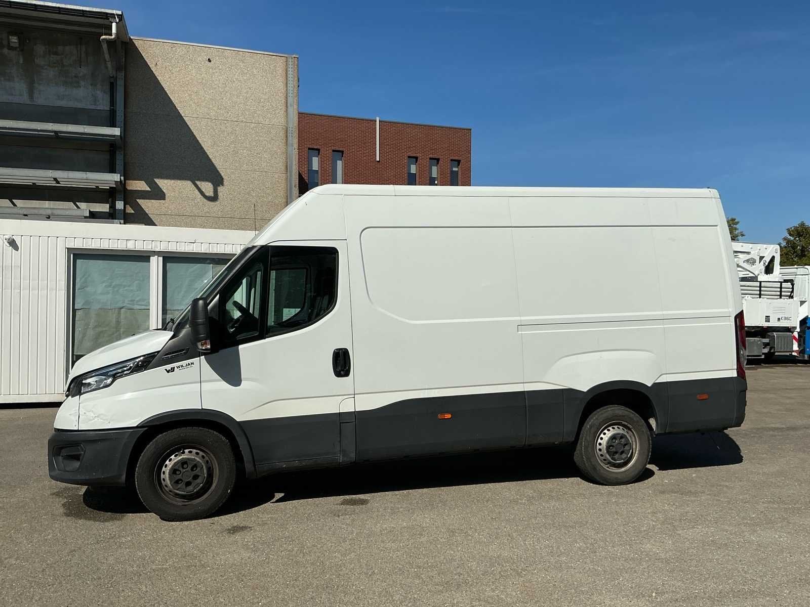 Véhicule commercial quotidien Iveco, Autos, Camionnettes & Utilitaires, Achat, Entreprise, Iveco, Diesel