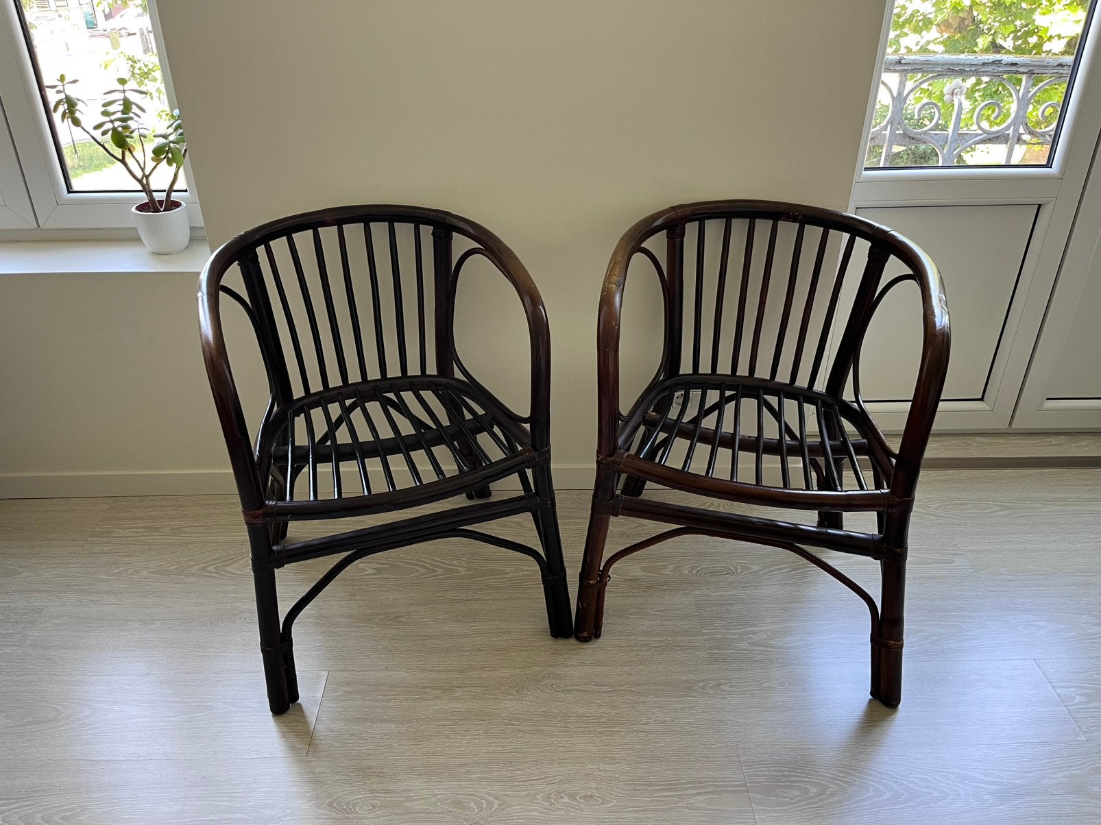 Set van 2 vintage rotan armstoelen donker hout, Huis en Inrichting, Ophalen, Gebruikt, Twee, Bruin