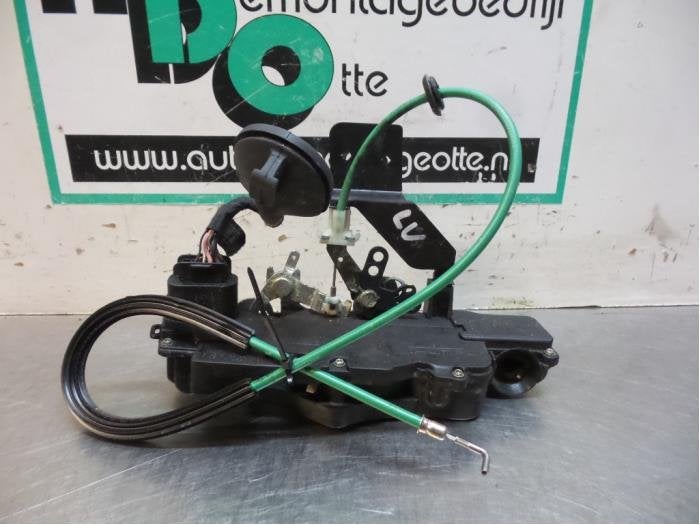 Serrure portière mécanique 2portes gauche d'un Fiat Stilo, -, Utilisé, Fiat, -