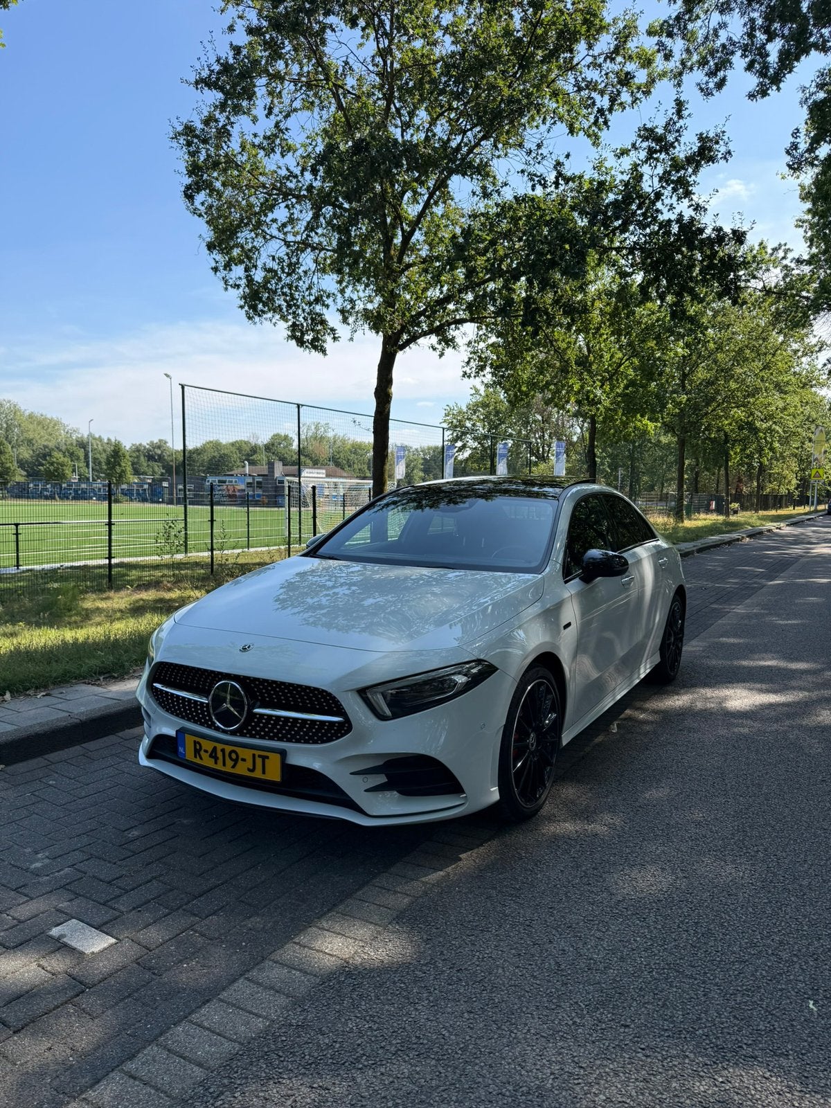 Mercedes-Benz A250e AMG Line FULL OPTION, Autos, Achat, Euro 6, 1338 cm³, Noir