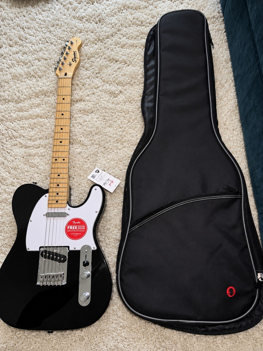 Guitare électrique Fender Squier. parfait état neuf avec étu, Musique & Instruments, Enlèvement, Neuf, Solid body, Fender
