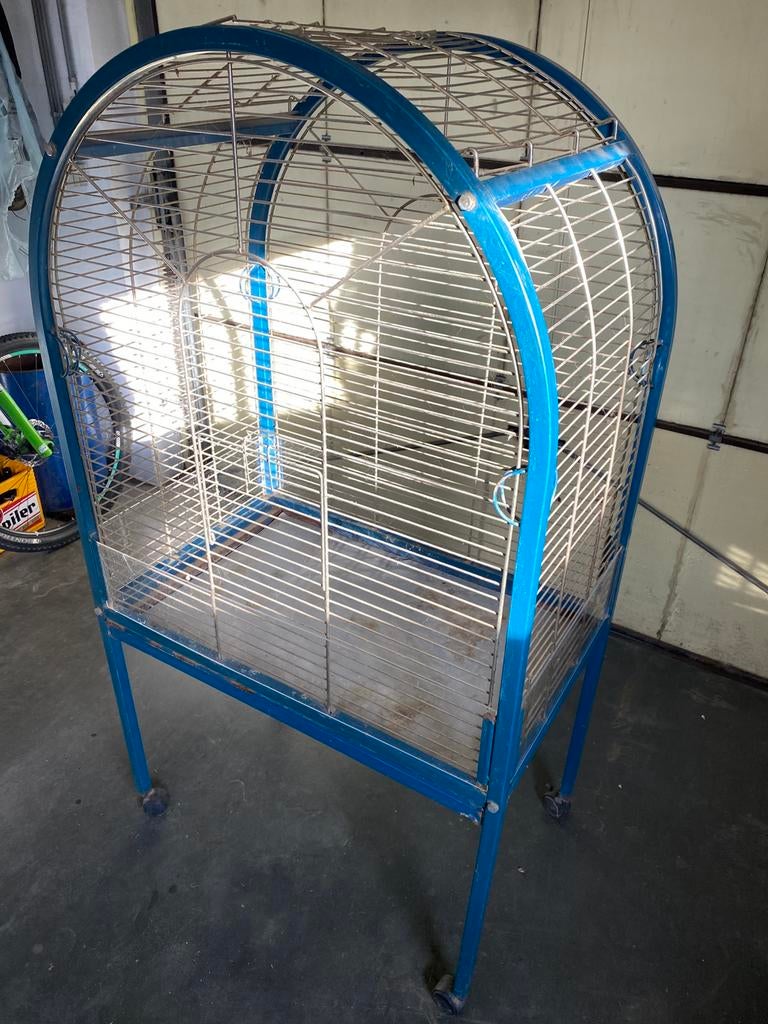 Grande cage à oiseaux sur roulettes Hauteur 1,60m, Animaux & Accessoires, Oiseaux | Cages & Volières, Enlèvement, Comme neuf, Cage à oiseaux